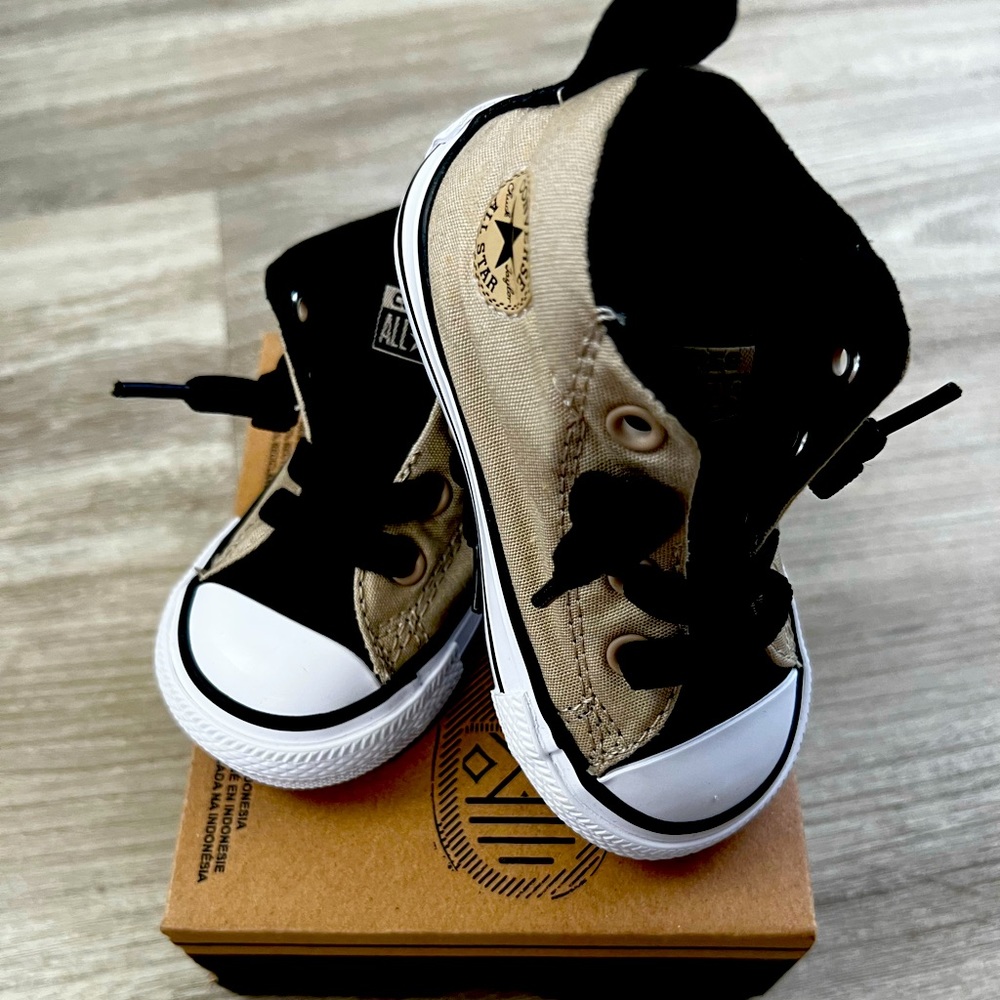 Converse brand new kids shoes